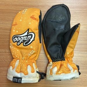 Salmon Arms snowboard mittens